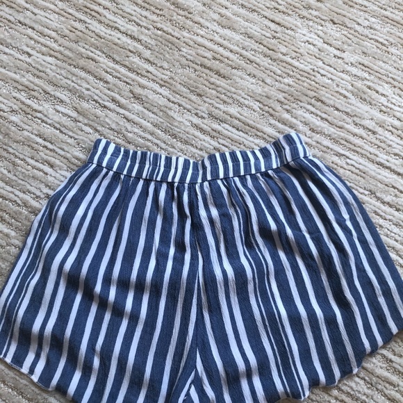 flowy shorts - Picture 4 of 4